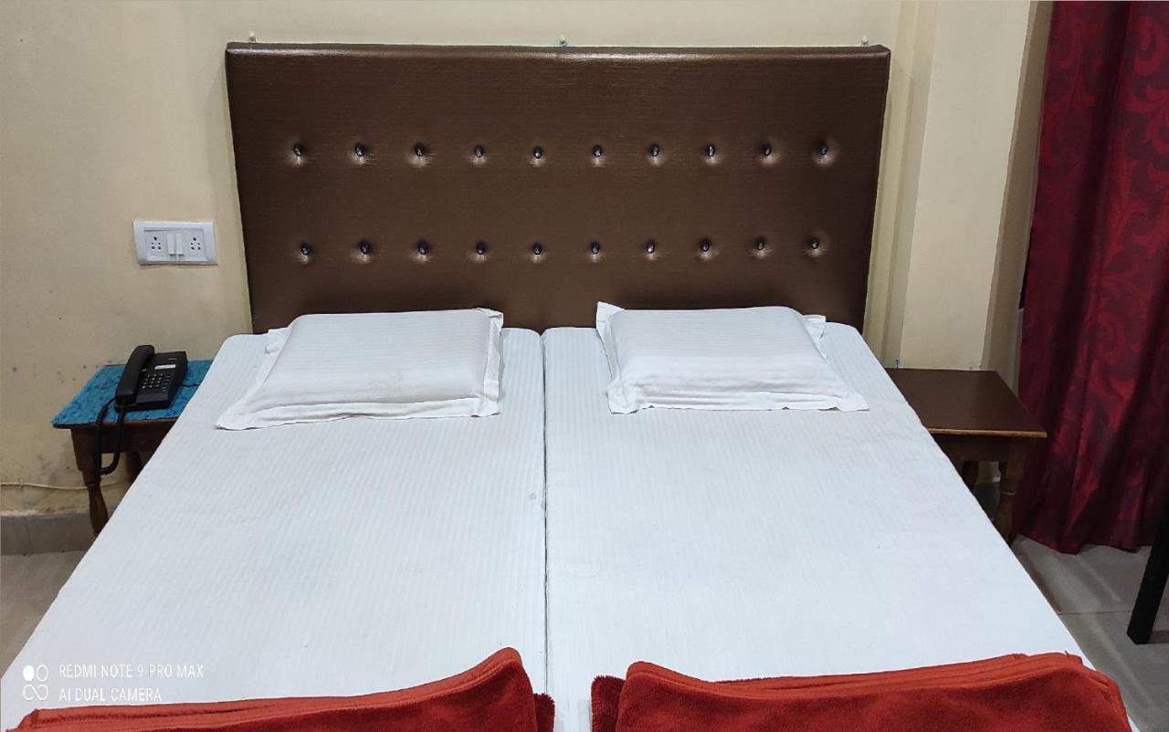 Hotel Avadh Balrāmpur Exteriér fotografie