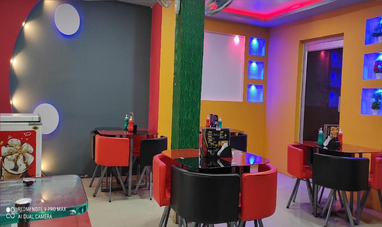 Hotel Avadh Balrāmpur Exteriér fotografie